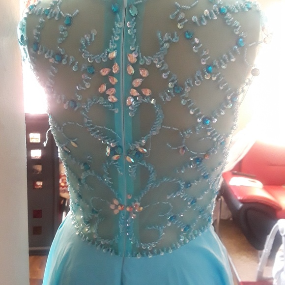 Dress/ prom - Picture 2 of 12